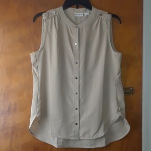 Women's sleeveless blouse